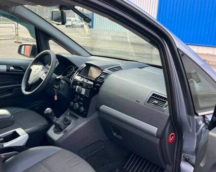 Серый Опель Зафира, объемом двигателя 1.7 л и пробегом 245 тыс. км за 6300 $, фото 4 на Automoto.ua