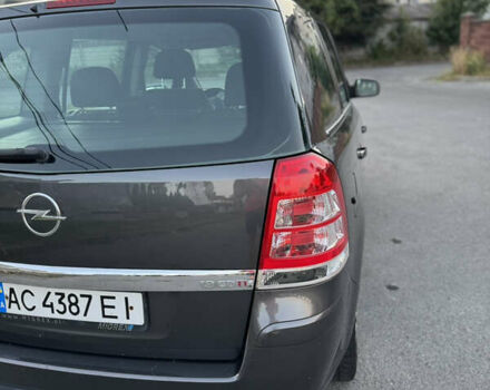 Серый Опель Зафира, объемом двигателя 1.9 л и пробегом 254 тыс. км за 7700 $, фото 8 на Automoto.ua