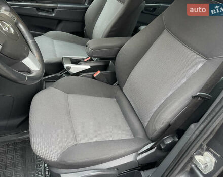 Серый Опель Зафира, объемом двигателя 1.8 л и пробегом 176 тыс. км за 5600 $, фото 13 на Automoto.ua