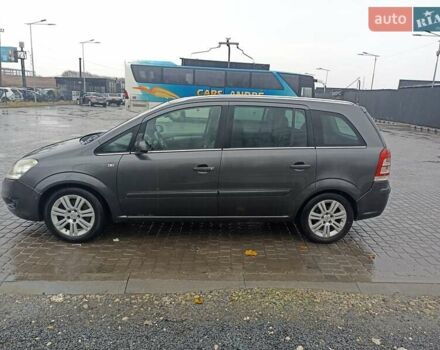 Серый Опель Зафира, объемом двигателя 1.7 л и пробегом 320 тыс. км за 5500 $, фото 3 на Automoto.ua