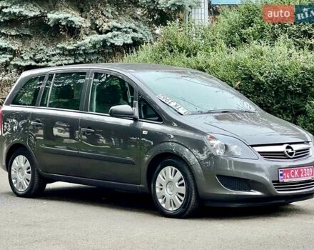 Серый Опель Зафира, объемом двигателя 1.6 л и пробегом 208 тыс. км за 6550 $, фото 5 на Automoto.ua
