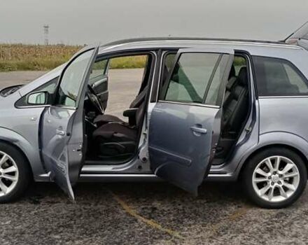 Серый Опель Зафира, объемом двигателя 1.8 л и пробегом 232 тыс. км за 7400 $, фото 3 на Automoto.ua