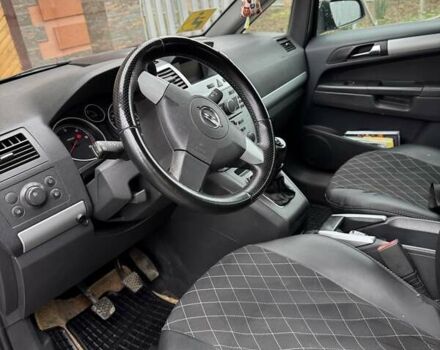 Серый Опель Зафира, объемом двигателя 1.69 л и пробегом 245 тыс. км за 6200 $, фото 7 на Automoto.ua