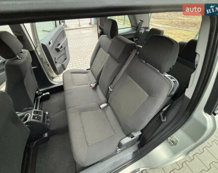 Серый Опель Зафира, объемом двигателя 1.8 л и пробегом 146 тыс. км за 7500 $, фото 9 на Automoto.ua