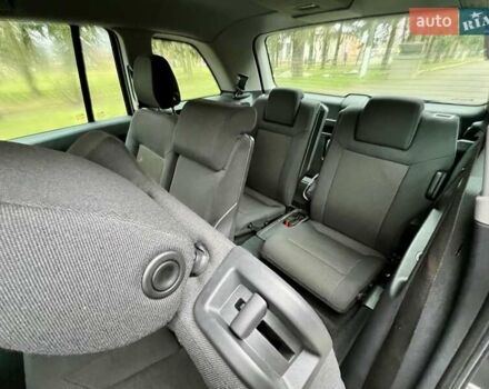 Серый Опель Зафира, объемом двигателя 1.6 л и пробегом 208 тыс. км за 6550 $, фото 49 на Automoto.ua