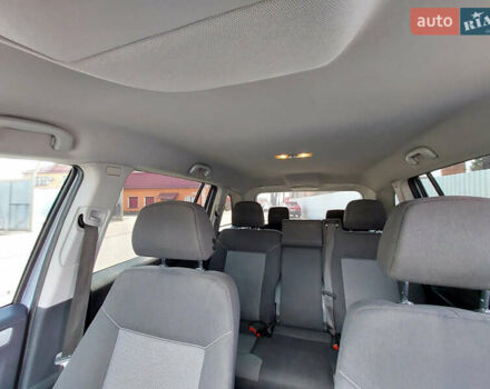 Серый Опель Зафира, объемом двигателя 1.7 л и пробегом 256 тыс. км за 6000 $, фото 16 на Automoto.ua