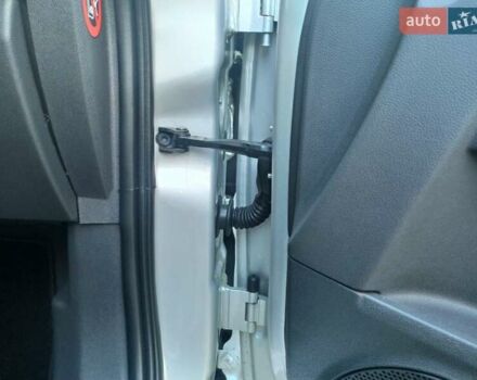 Серый Опель Зафира, объемом двигателя 2.2 л и пробегом 139 тыс. км за 7400 $, фото 28 на Automoto.ua