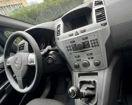 Серый Опель Зафира, объемом двигателя 1.6 л и пробегом 208 тыс. км за 6550 $, фото 57 на Automoto.ua