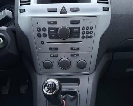 Серый Опель Зафира, объемом двигателя 1.6 л и пробегом 191 тыс. км за 5800 $, фото 9 на Automoto.ua