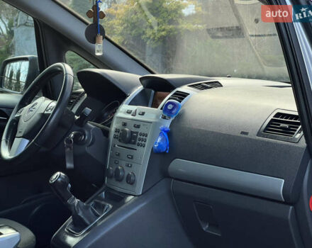 Серый Опель Зафира, объемом двигателя 1.69 л и пробегом 290 тыс. км за 6250 $, фото 42 на Automoto.ua