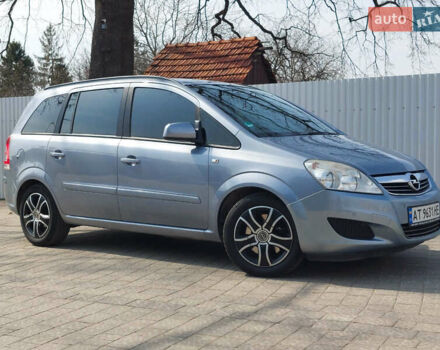 Серый Опель Зафира, объемом двигателя 1.7 л и пробегом 256 тыс. км за 6000 $, фото 6 на Automoto.ua
