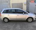 Серый Опель Зафира, объемом двигателя 1.7 л и пробегом 386 тыс. км за 5600 $, фото 3 на Automoto.ua