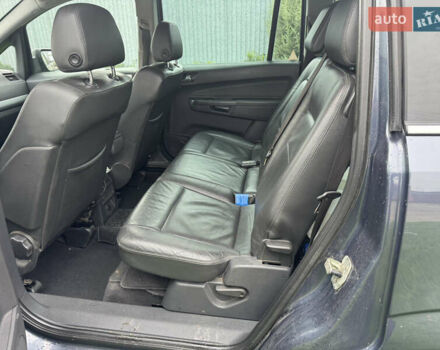 Серый Опель Зафира, объемом двигателя 1.6 л и пробегом 298 тыс. км за 5300 $, фото 11 на Automoto.ua