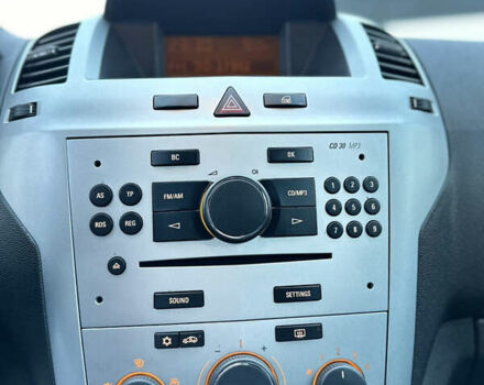 Серый Опель Зафира, объемом двигателя 1.6 л и пробегом 181 тыс. км за 6500 $, фото 48 на Automoto.ua