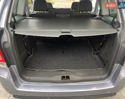 Серый Опель Зафира, объемом двигателя 1.8 л и пробегом 196 тыс. км за 5900 $, фото 8 на Automoto.ua