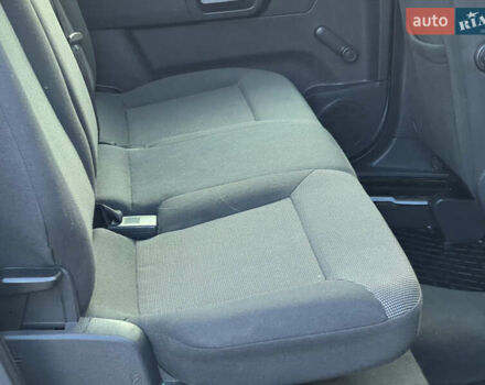 Серый Опель Зафира, объемом двигателя 1.69 л и пробегом 290 тыс. км за 6250 $, фото 63 на Automoto.ua