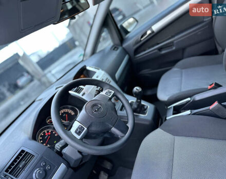 Серый Опель Зафира, объемом двигателя 1.6 л и пробегом 181 тыс. км за 6500 $, фото 50 на Automoto.ua