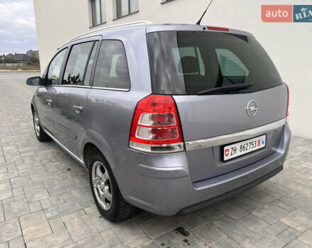 Серый Опель Зафира, объемом двигателя 1.8 л и пробегом 196 тыс. км за 5900 $, фото 4 на Automoto.ua