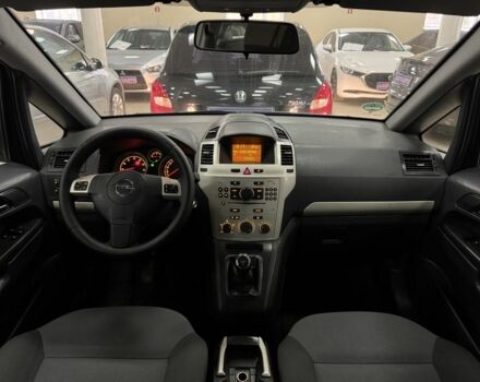 Серый Опель Зафира, объемом двигателя 1.8 л и пробегом 204 тыс. км за 6000 $, фото 11 на Automoto.ua