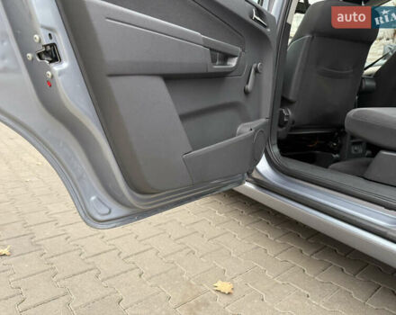 Серый Опель Зафира, объемом двигателя 1.6 л и пробегом 290 тыс. км за 5750 $, фото 32 на Automoto.ua