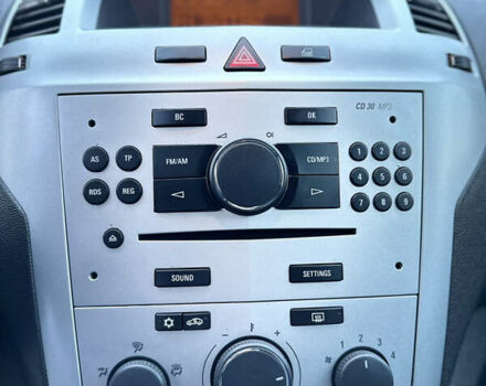 Серый Опель Зафира, объемом двигателя 1.6 л и пробегом 181 тыс. км за 6500 $, фото 47 на Automoto.ua