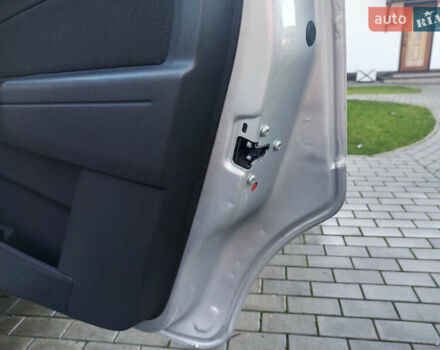 Серый Опель Зафира, объемом двигателя 2.2 л и пробегом 139 тыс. км за 7400 $, фото 25 на Automoto.ua