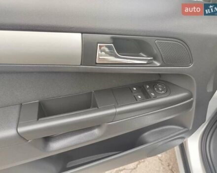 Серый Опель Зафира, объемом двигателя 1.8 л и пробегом 208 тыс. км за 6800 $, фото 32 на Automoto.ua