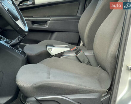 Серый Опель Зафира, объемом двигателя 1.69 л и пробегом 290 тыс. км за 6250 $, фото 31 на Automoto.ua