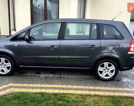 Серый Опель Зафира, объемом двигателя 1.6 л и пробегом 198 тыс. км за 6150 $, фото 1 на Automoto.ua