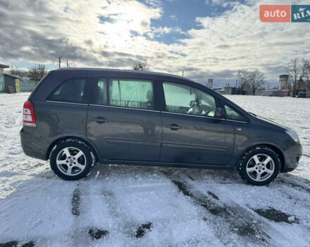 Серый Опель Зафира, объемом двигателя 1.6 л и пробегом 190 тыс. км за 7000 $, фото 5 на Automoto.ua