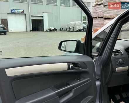 Серый Опель Зафира, объемом двигателя 1.6 л и пробегом 290 тыс. км за 5750 $, фото 15 на Automoto.ua