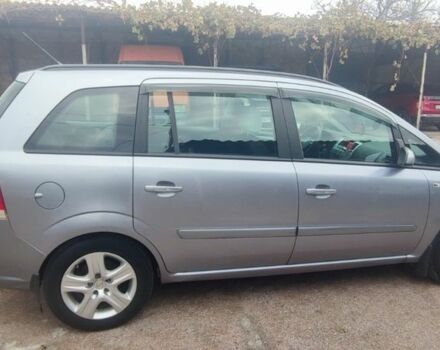 Серый Опель Зафира, объемом двигателя 1.7 л и пробегом 225 тыс. км за 7000 $, фото 2 на Automoto.ua