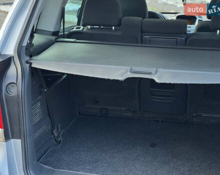 Серый Опель Зафира, объемом двигателя 1.69 л и пробегом 290 тыс. км за 6250 $, фото 70 на Automoto.ua