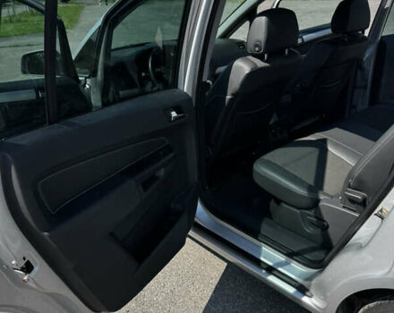 Серый Опель Зафира, объемом двигателя 1.91 л и пробегом 220 тыс. км за 8000 $, фото 10 на Automoto.ua