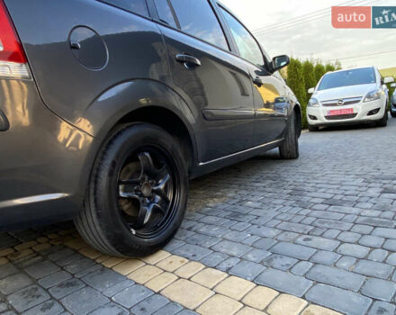 Серый Опель Зафира, объемом двигателя 1.8 л и пробегом 250 тыс. км за 6800 $, фото 30 на Automoto.ua