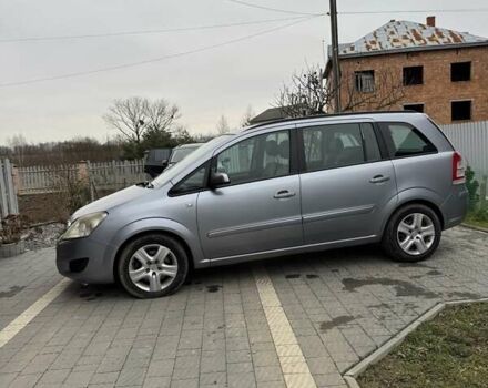 Серый Опель Зафира, объемом двигателя 1.69 л и пробегом 245 тыс. км за 6200 $, фото 2 на Automoto.ua