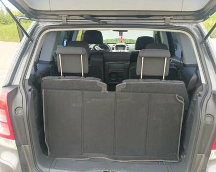 Серый Опель Зафира, объемом двигателя 1.9 л и пробегом 256 тыс. км за 7800 $, фото 7 на Automoto.ua