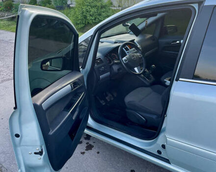 Серый Опель Зафира, объемом двигателя 1.7 л и пробегом 290 тыс. км за 7000 $, фото 4 на Automoto.ua