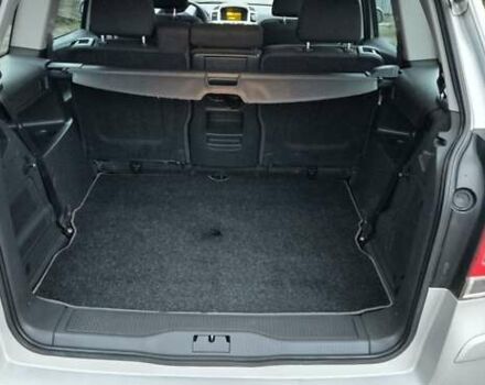 Сірий Опель Зафіра, об'ємом двигуна 1.6 л та пробігом 250 тис. км за 6500 $, фото 9 на Automoto.ua