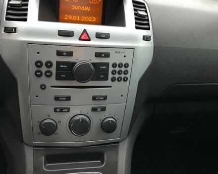 Серый Опель Зафира, объемом двигателя 1.7 л и пробегом 253 тыс. км за 6350 $, фото 10 на Automoto.ua