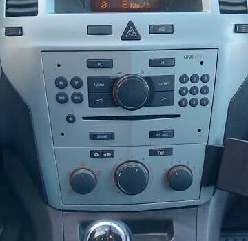 Серый Опель Зафира, объемом двигателя 1.6 л и пробегом 189 тыс. км за 6650 $, фото 17 на Automoto.ua