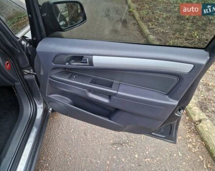 Серый Опель Зафира, объемом двигателя 1.8 л и пробегом 154 тыс. км за 7700 $, фото 28 на Automoto.ua