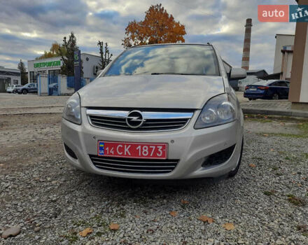 Серый Опель Зафира, объемом двигателя 1.7 л и пробегом 180 тыс. км за 8300 $, фото 4 на Automoto.ua