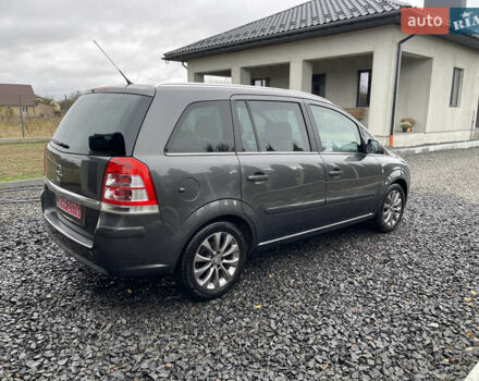 Серый Опель Зафира, объемом двигателя 1.8 л и пробегом 210 тыс. км за 7000 $, фото 4 на Automoto.ua