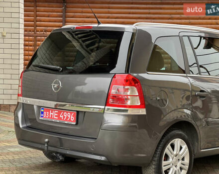 Серый Опель Зафира, объемом двигателя 1.7 л и пробегом 191 тыс. км за 7900 $, фото 17 на Automoto.ua