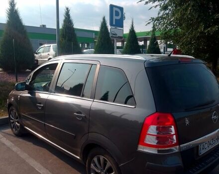 Серый Опель Зафира, объемом двигателя 1.7 л и пробегом 208 тыс. км за 6300 $, фото 3 на Automoto.ua