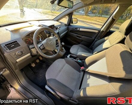 Серый Опель Зафира, объемом двигателя 1.8 л и пробегом 231 тыс. км за 7050 $, фото 6 на Automoto.ua