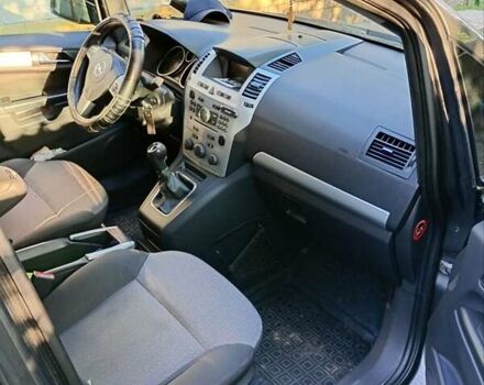 Серый Опель Зафира, объемом двигателя 1.7 л и пробегом 298 тыс. км за 6100 $, фото 19 на Automoto.ua