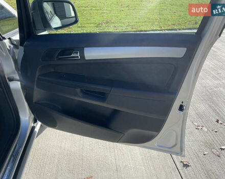 Серый Опель Зафира, объемом двигателя 1.8 л и пробегом 182 тыс. км за 7250 $, фото 34 на Automoto.ua