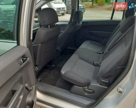 Серый Опель Зафира, объемом двигателя 1.7 л и пробегом 180 тыс. км за 8300 $, фото 8 на Automoto.ua